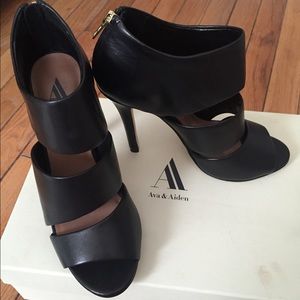 Ava & Aiden Pixie Cut-Out Bootie